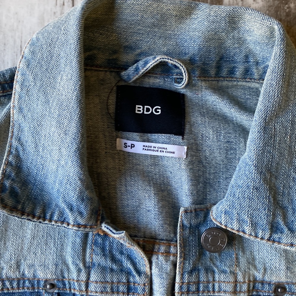 BDG Women’s Jean Jacket - Picture 3 of 4